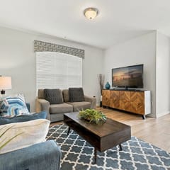 Amazing 4BR at Vista Cay with Gorgeous Lake View