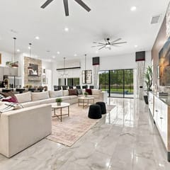 Luxury 15BR Suites, Pool and Themed Bedrooms