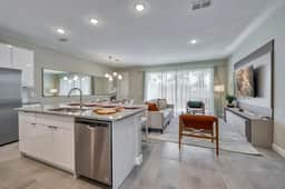 Gorgeous themed home for family fun - Image 4