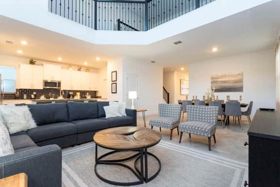 Spacious & Comfy Retreat, Prime Location, Amazing - Image 3
